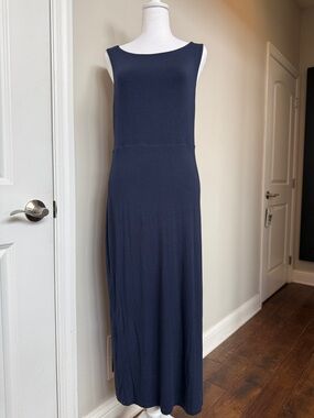 Athleta Navy Scoop Neck Sleeveless low back Maxi Dress size medium